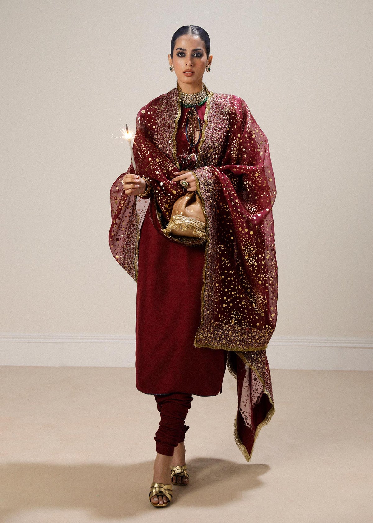 LUXURY PRET 24 - SURKH
